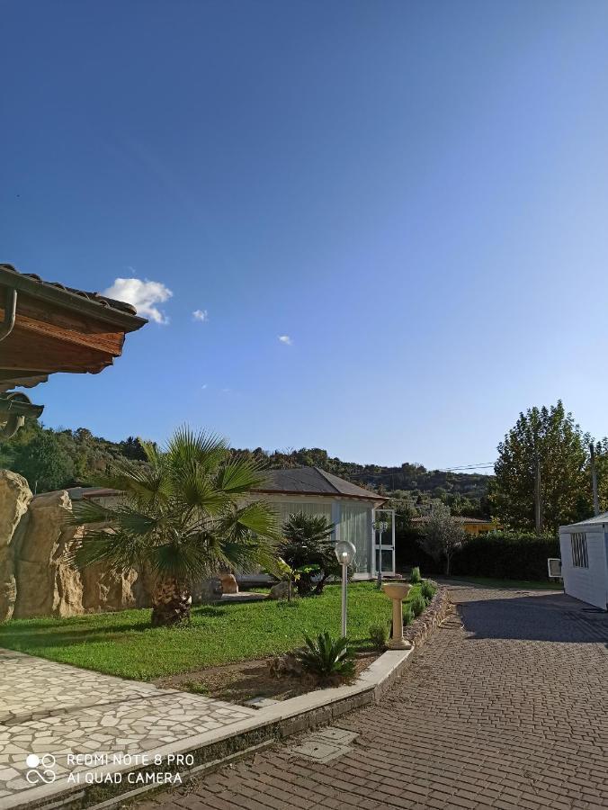Residenza Nosy Be Palombara Sabina Exterior foto